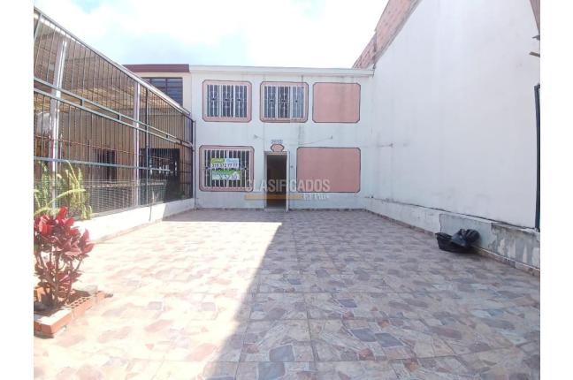 Casas, Alquiler en Prados de Oriente