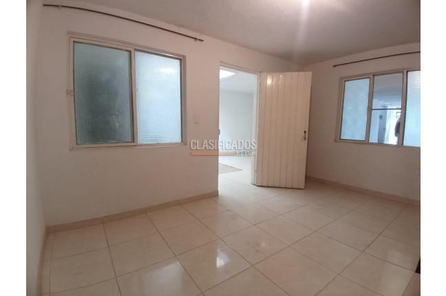 Casas, Alquiler, Prados de Oriente - $1.700.000