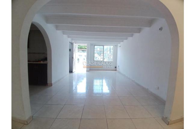 Casas, Alquiler, Prados de Oriente - $1.700.000