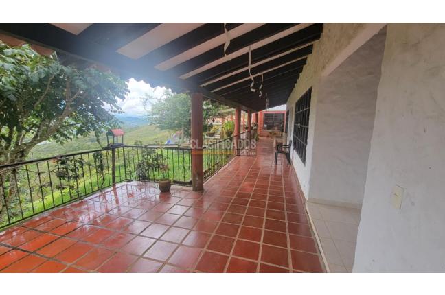 Fincas y Casas Campestres, Venta, Calima (Darién) - $1.800.000.000
