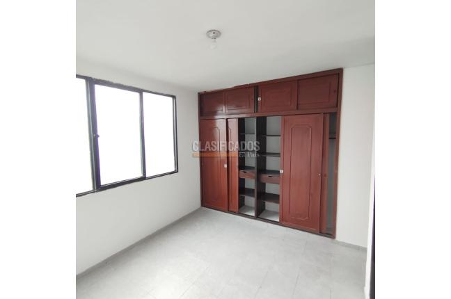 Apartamentos, Alquiler, Atanasio Girardot - $800.000