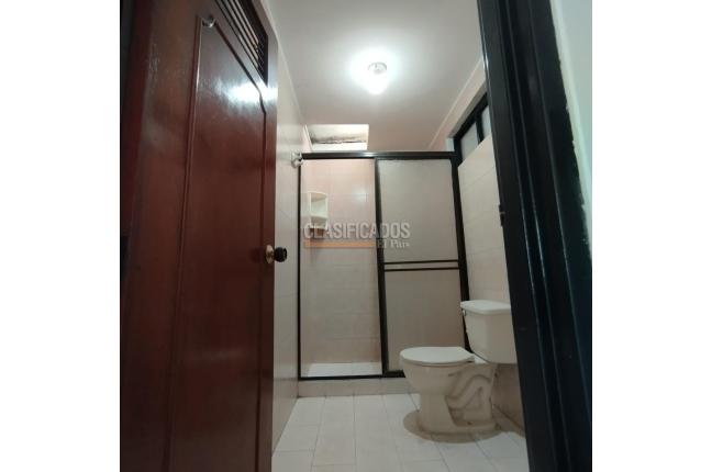 Apartamentos, Alquiler, Atanasio Girardot - $800.000