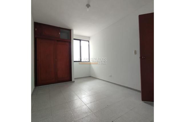 Apartamentos, Alquiler, Atanasio Girardot - $800.000