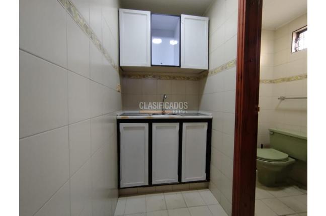 Oficinas y Consultorios, Alquiler, San Vicente - $2.600.000