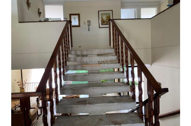 Casas, Venta, Santa Bárbara - $2.500.000.000