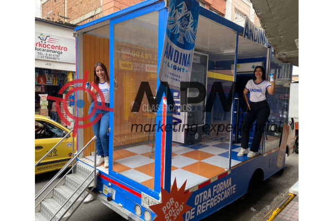 CAMION VITRINA U OFICINA MOVIL - Banquetes y Eventos