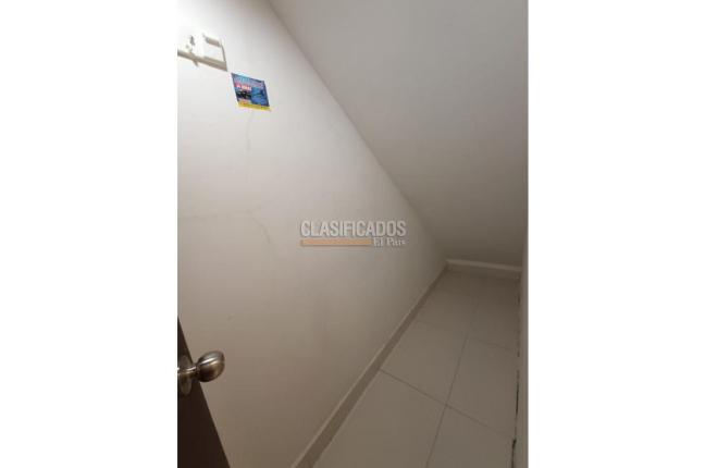 Locales y Bodegas, Alquiler, Centro Ccial. Unicentro - $13.000.000