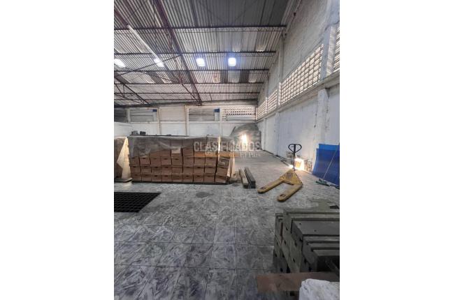 Locales y Bodegas, Venta, San Nicolás - $3.040.000.000