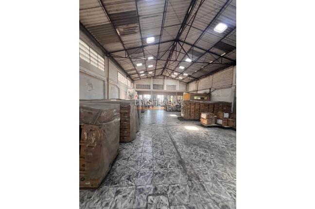 Locales y Bodegas, Venta, San Nicolás - $3.040.000.000