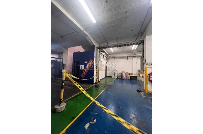 Locales y Bodegas, Venta, San Nicolás - $3.040.000.000