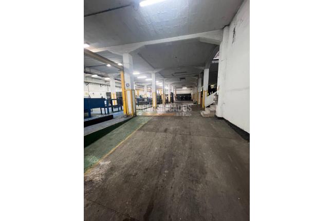 Locales y Bodegas, Venta, San Nicolás - $3.040.000.000