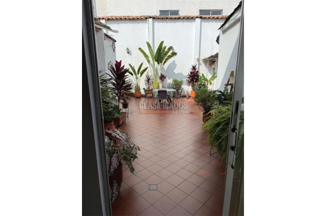 Casas, Venta en La Flora