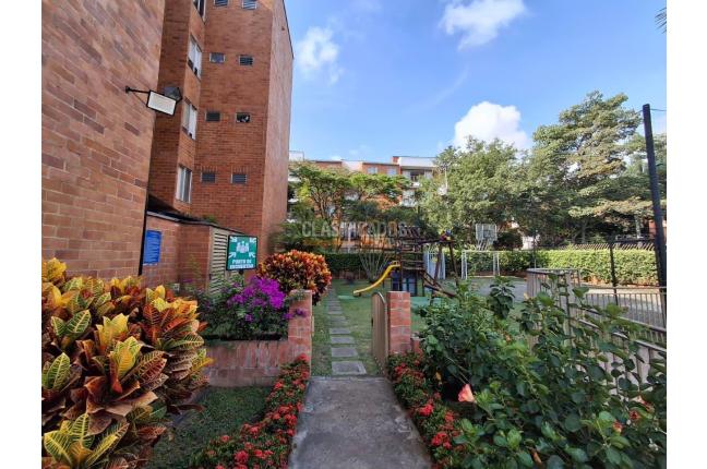 Apartamentos, Alquiler, La Hacienda - $2.200.000