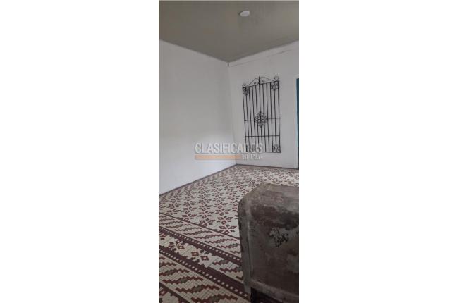 Locales y Bodegas, Alquiler, Granada - $7.500.000