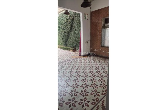 Locales y Bodegas, Alquiler, Granada - $7.500.000