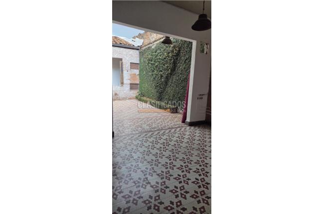 Locales y Bodegas, Alquiler, Granada - $7.500.000