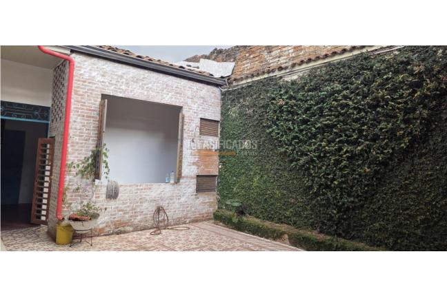 Locales y Bodegas, Alquiler, Granada - $7.500.000