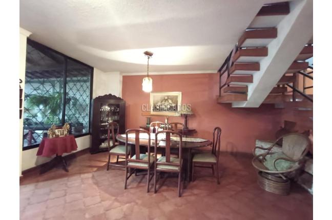 Casas, Venta en Ciudad Jardín