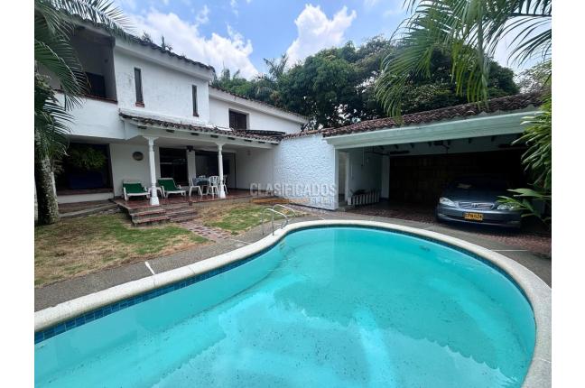 Casas, Venta en Ciudad Jardín