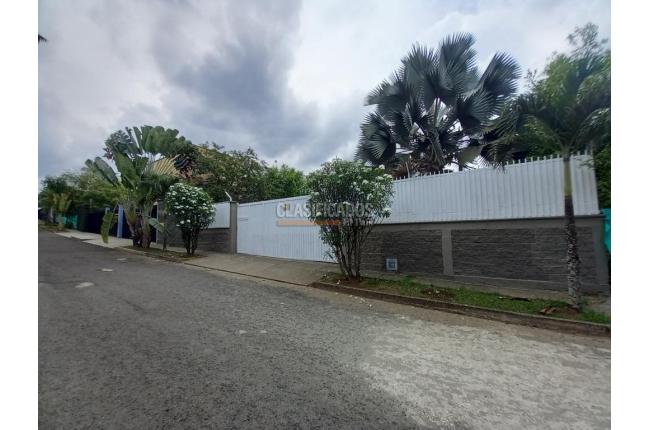 Casas, Alquiler en Ciudad Jardín