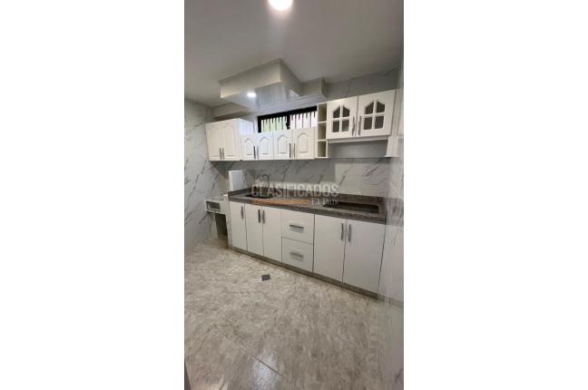 Apartamentos, Venta, Primero de Mayo - $210.000.000