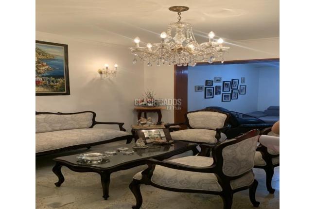 Casas, Venta en Ciudad Jardín