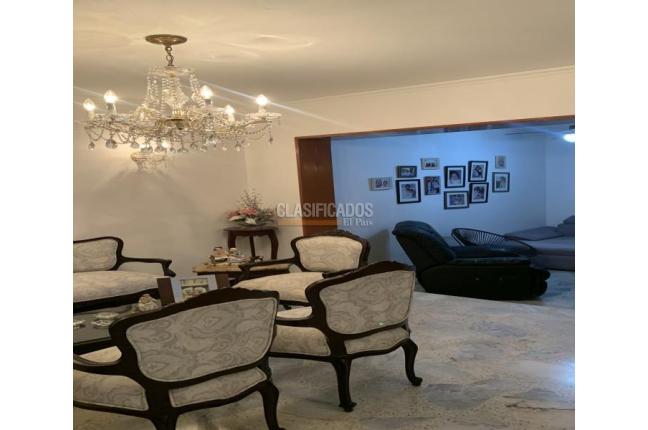 Casas, Venta en Ciudad Jardín