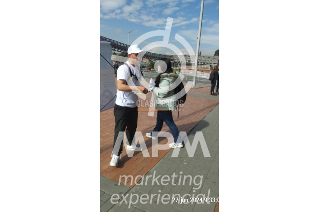 ENTREGA DE VOLANTES EN BOGOTÁ - Banquetes y Eventos