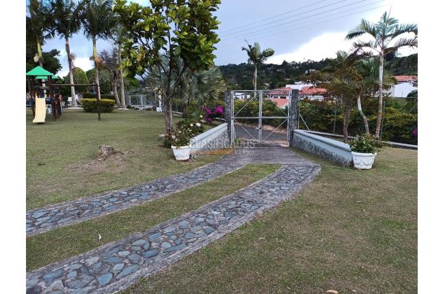 Fincas y Casas Campestres, Venta, Calima (Darién) - $1.800.000.000