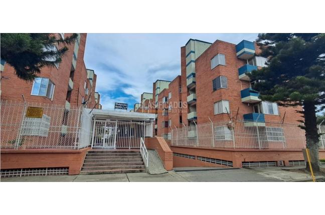 Apartamentos, Alquiler, Colseguros - $1.800.000