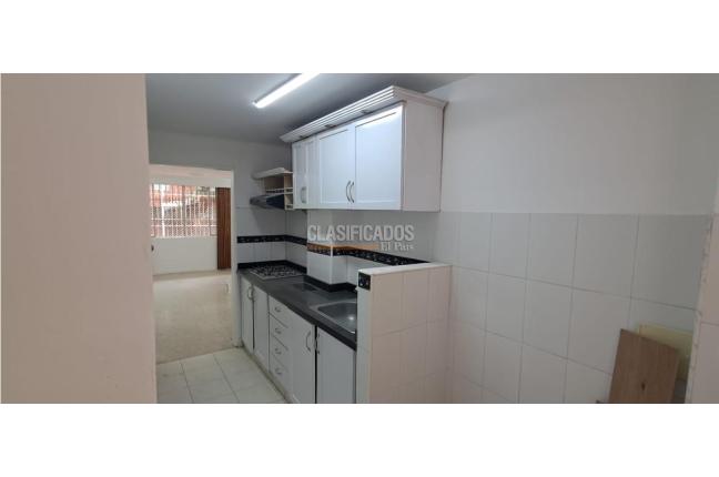 Apartamentos, Alquiler, Colseguros - $1.800.000