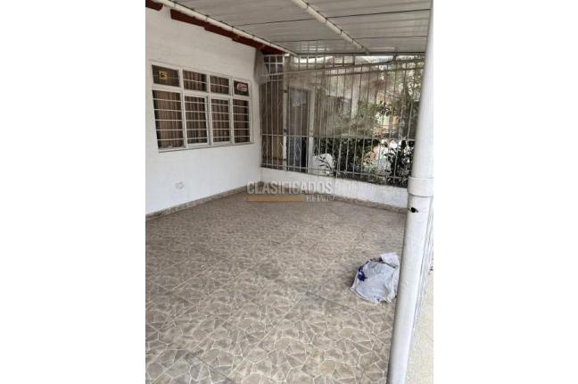 Casas, Alquiler, El Jardín - $1.500.000