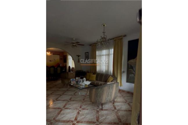 Casas, Venta en La Flora