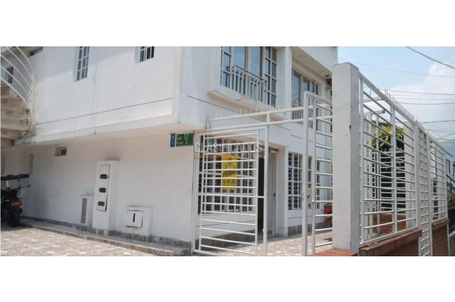 Casas, Alquiler en Ciudad Los Álamos