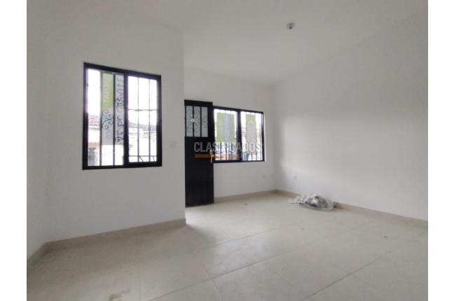 Casas, Alquiler, Floralia - $880.000