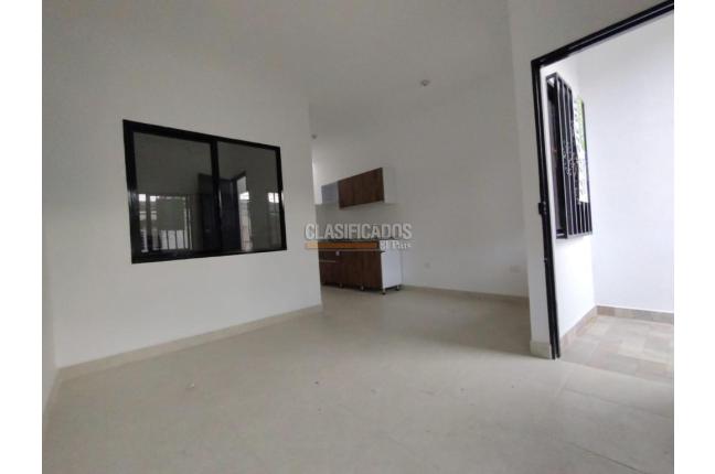 Casas, Alquiler, Floralia - $880.000