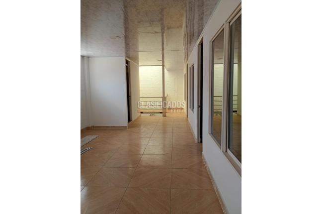 Locales y Bodegas, Venta en La Base