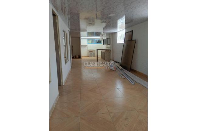 Locales y Bodegas, Venta en La Base