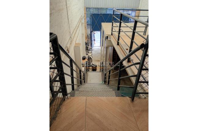 Locales y Bodegas, Venta, La Base - $950.000.000