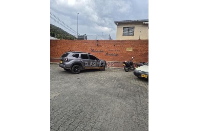 Casas, Venta, Guadalupe - $600.000.000