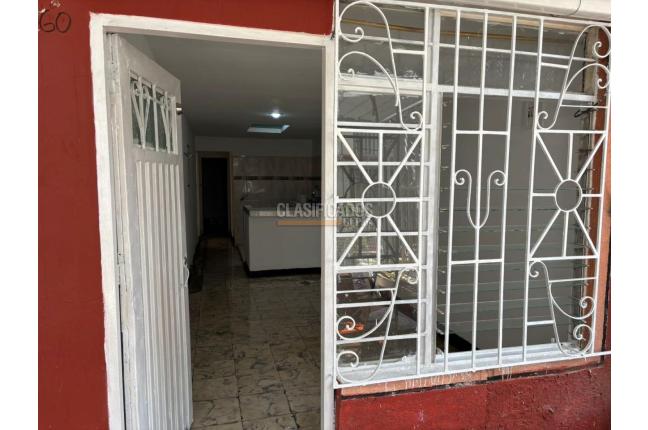 Casas, Alquiler, Ciudad Córdoba - $750.000