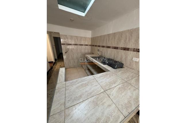 Casas, Alquiler, Ciudad Córdoba - $750.000