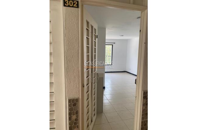 Apartaestudios, Alquiler, Prados del Limonar - $730.000