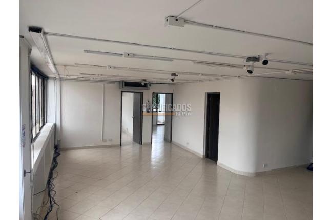 Oficinas y Consultorios, Alquiler en Santa Mónica Residencial