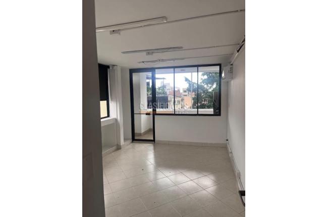 Oficinas y Consultorios, Alquiler, Santa Mónica Residencial - $2.700.000