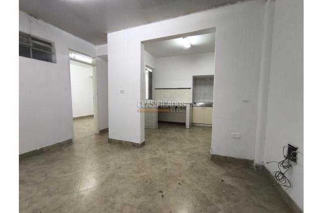 Casas, Alquiler, Champagñat - $2.200.000