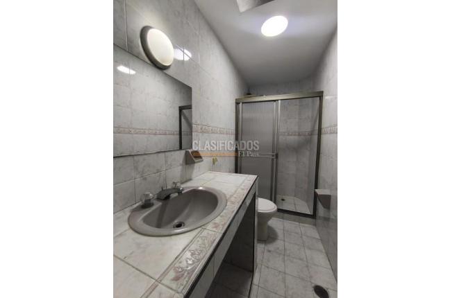 Casas, Alquiler, Champagñat - $2.200.000