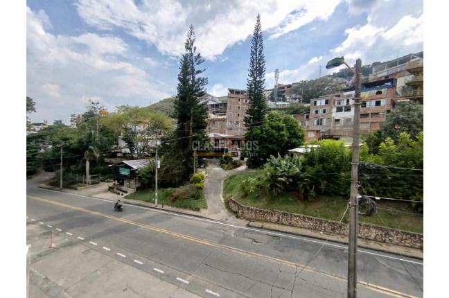 Locales y Bodegas, Alquiler, Miraflores - $2.300.000