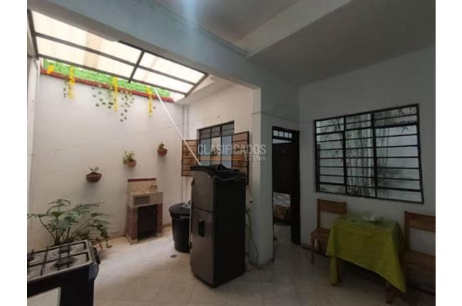 Casas, Venta, Atanasio Girardot - $480.000.000