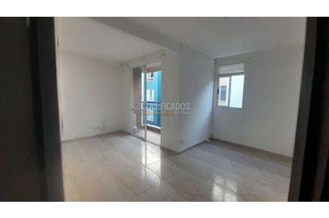 Apartamentos, Alquiler, Poblado Campestre - $780.000